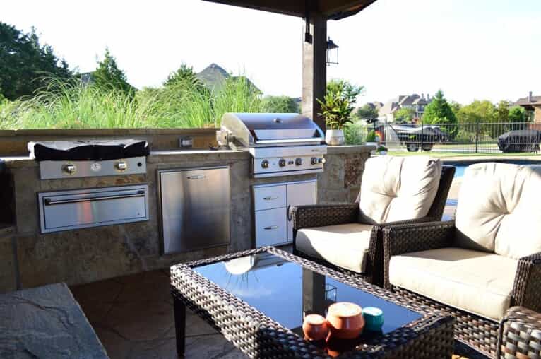 outdoor kitchen